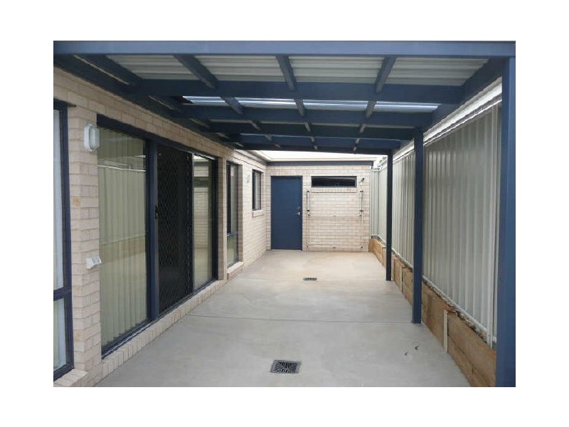 2/9 Thorneycroft Avenue, Wodonga VIC 3690