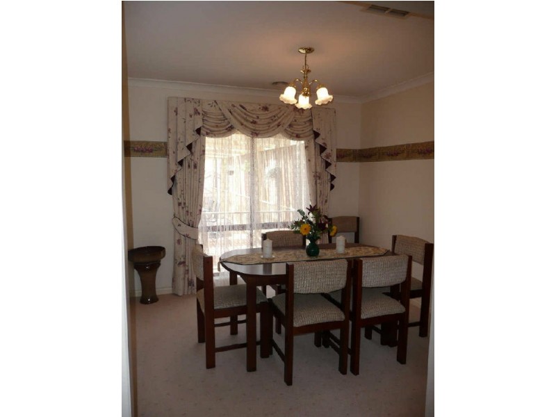 4 Ballara Drive, Wodonga VIC 3690