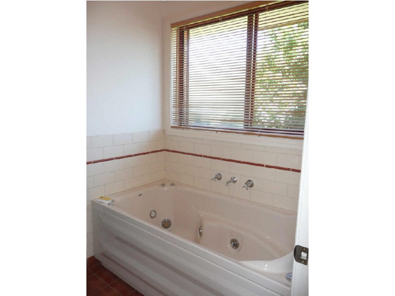 4 Ballara Drive, Wodonga VIC 3690