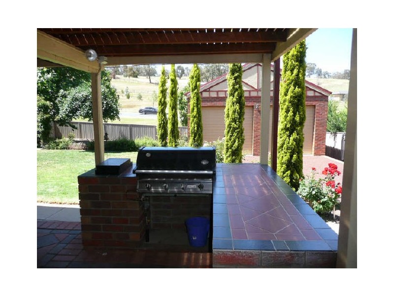 4 Ballara Drive, Wodonga VIC 3690