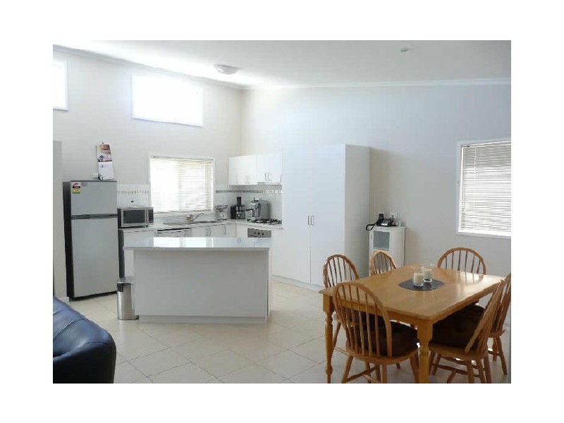1/4 Mackenzie Crescent, Wodonga VIC 3690