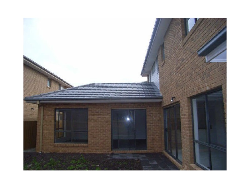 8 Castlebury Place, Deer Park VIC 3023