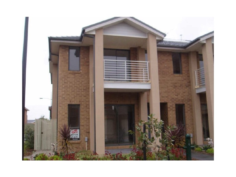 16 Turnstone Drive, Point Cook VIC 3030