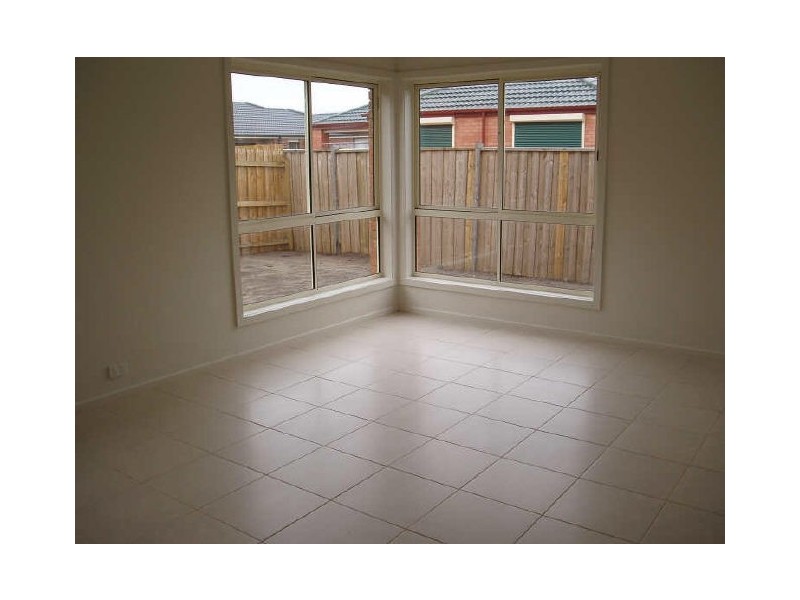 2 Tattler Court, Point Cook VIC 3030