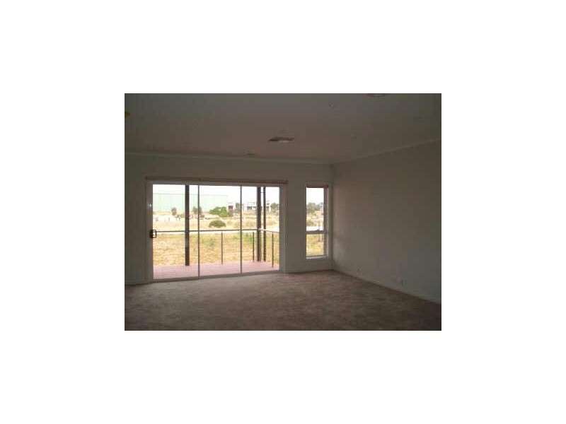 9 Dunk Crescent, Bonbeach VIC 3196