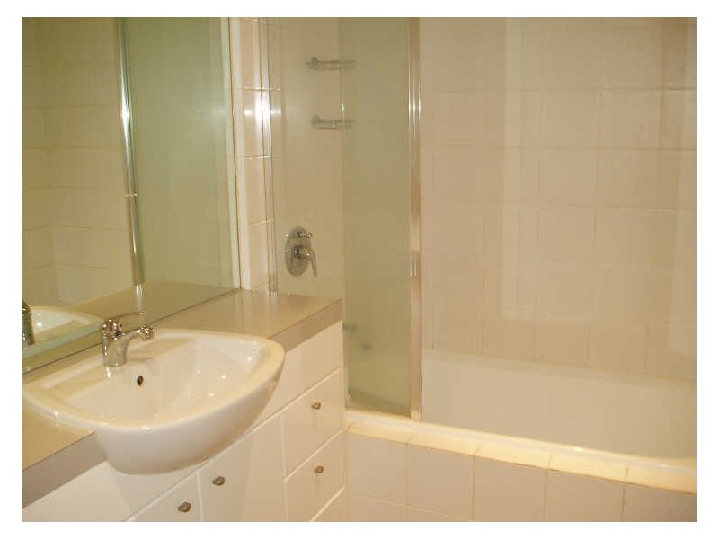 1111/422 Collins Street, Melbourne VIC 3000