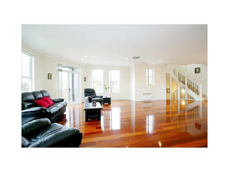 83 Mercantile Parade, Kensington VIC 3031