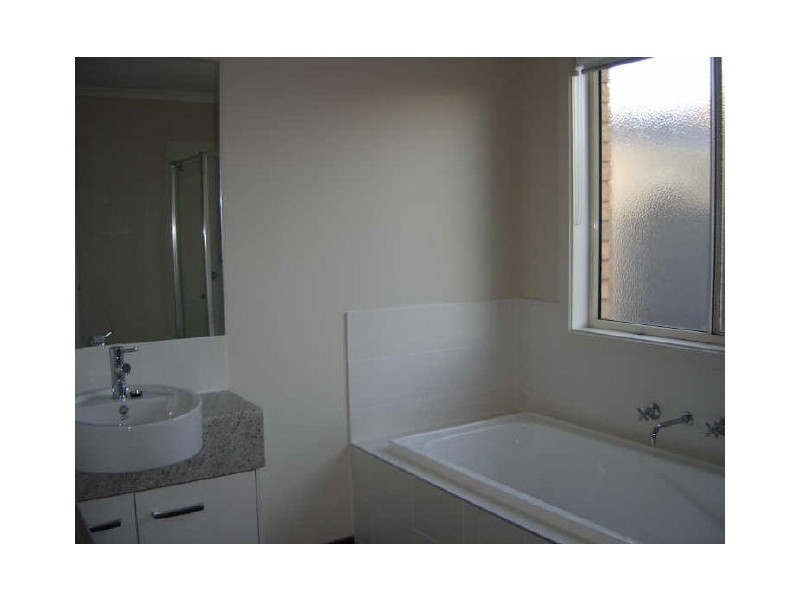 21 Blue Jay Crescent, Tarneit VIC 3029