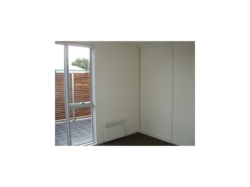 2/63 Whitehall Street, Footscray VIC 3011