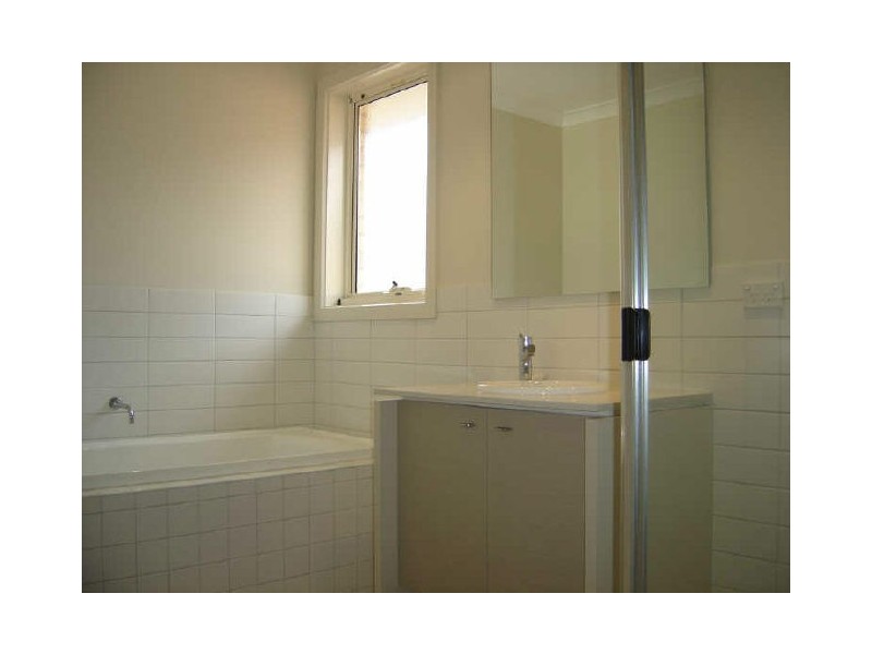 5 Parry Drive, Sunshine VIC 3020