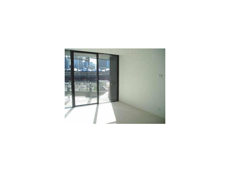 205/8 Waterview Walk, Docklands VIC 3008