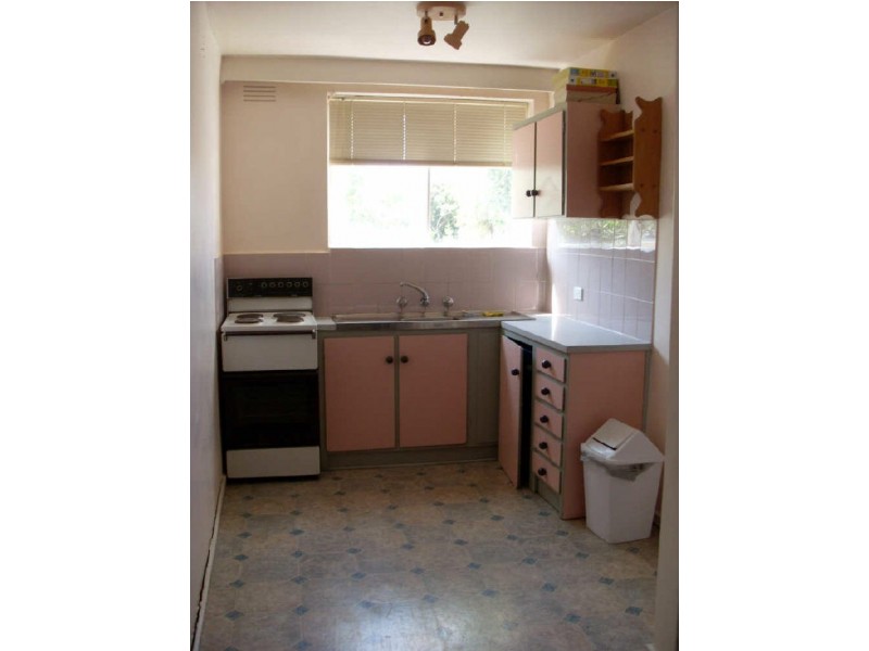 2/95 Eastwood Street, Kensington VIC 3031