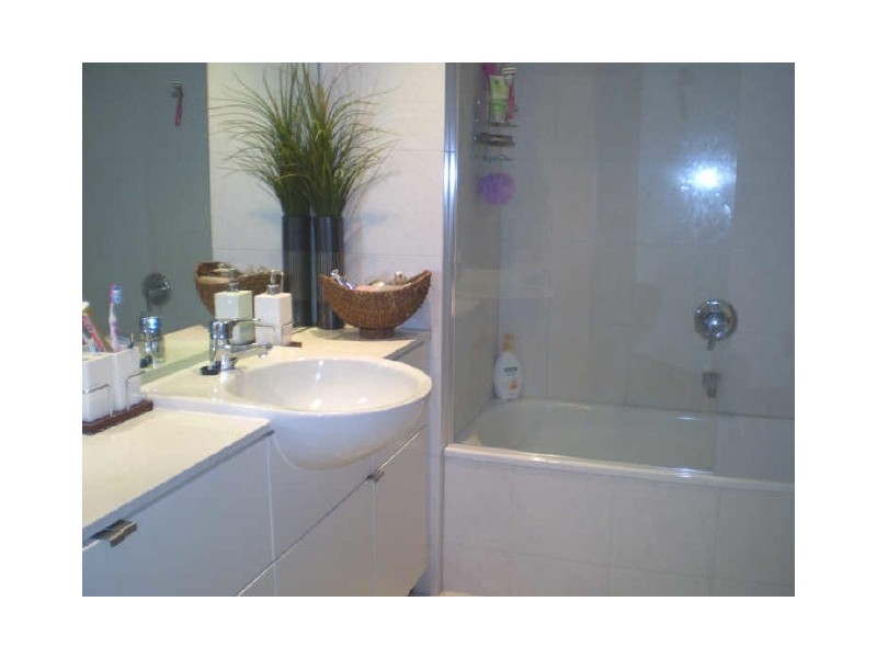 1910/80 Clarendon Street, Southbank VIC 3006