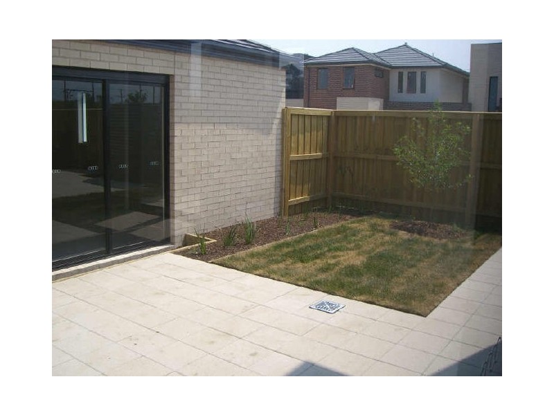 41 Evergreen Boulevard, Clayton South VIC 3169