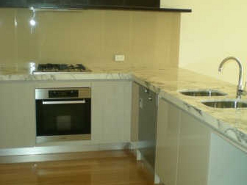 18/10 Tennyson Street, St Kilda VIC 3182