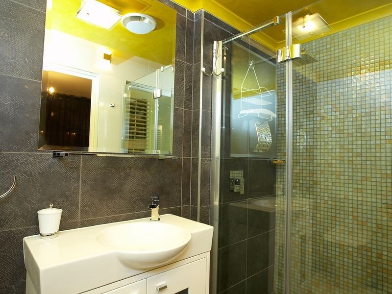 207/465 Macaulay Road, Kensington VIC 3031