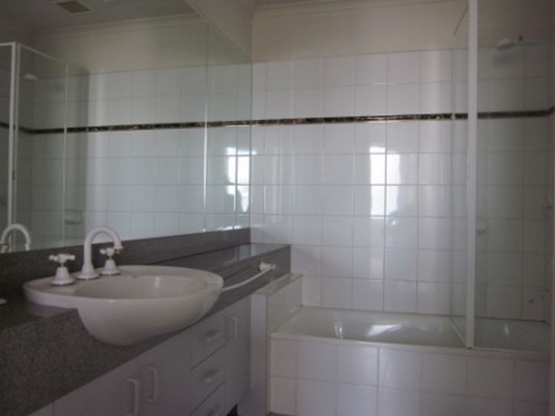 128/28 Southgate Avenue, Southbank VIC 3006