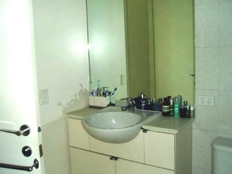 709/80 Clarendon Street, Southbank VIC 3006