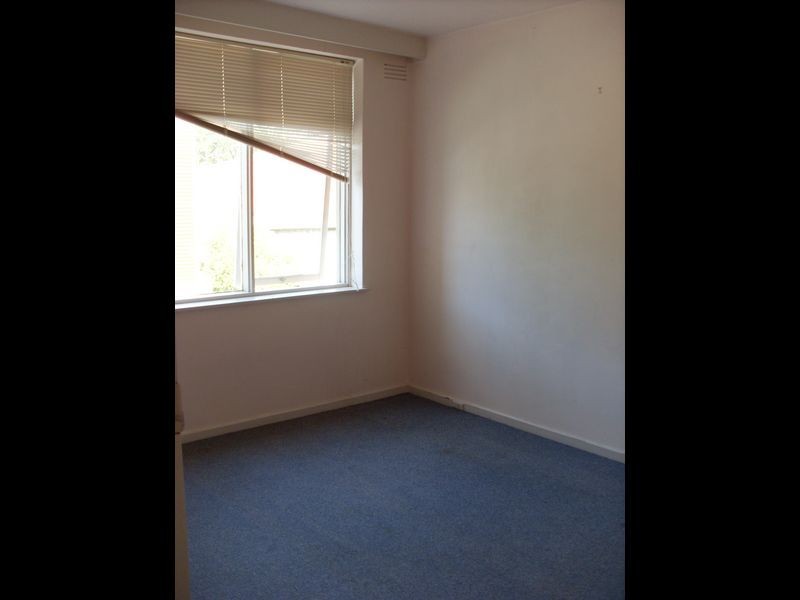 2/95 Eastwood Street, Kensington VIC 3031