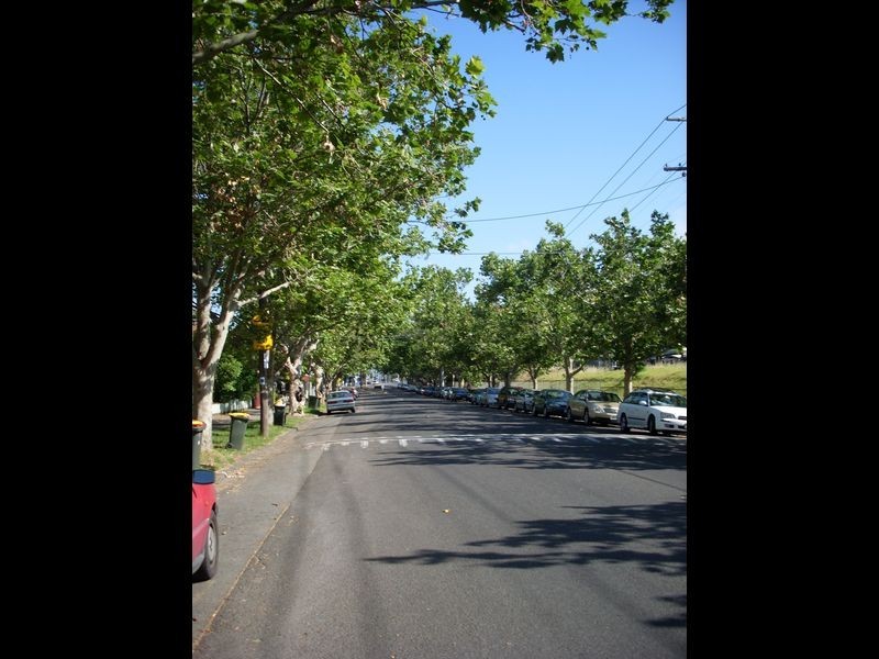 2/95 Eastwood Street, Kensington VIC 3031