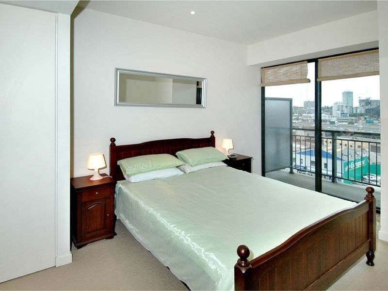 1012/80 Clarendon Street, Southbank VIC 3006