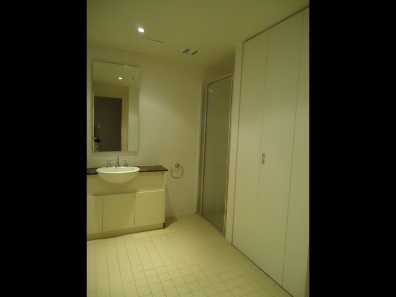 1012/80 Clarendon Street, Southbank VIC 3006