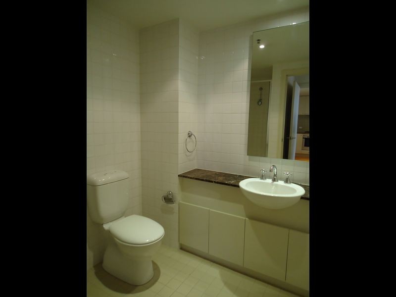 1012/80 Clarendon Street, Southbank VIC 3006