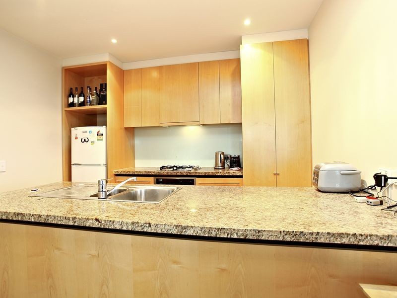 1407/80 Clarendon Street, Southbank VIC 3006