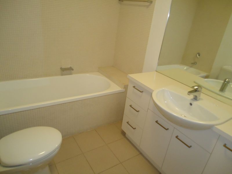 1606/20 Rakaia Way, Docklands VIC 3008