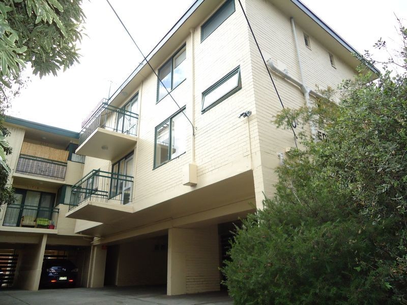 2/34 Curtin Street, Maidstone VIC 3012