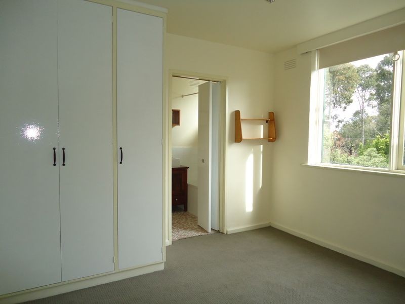 2/34 Curtin Street, Maidstone VIC 3012