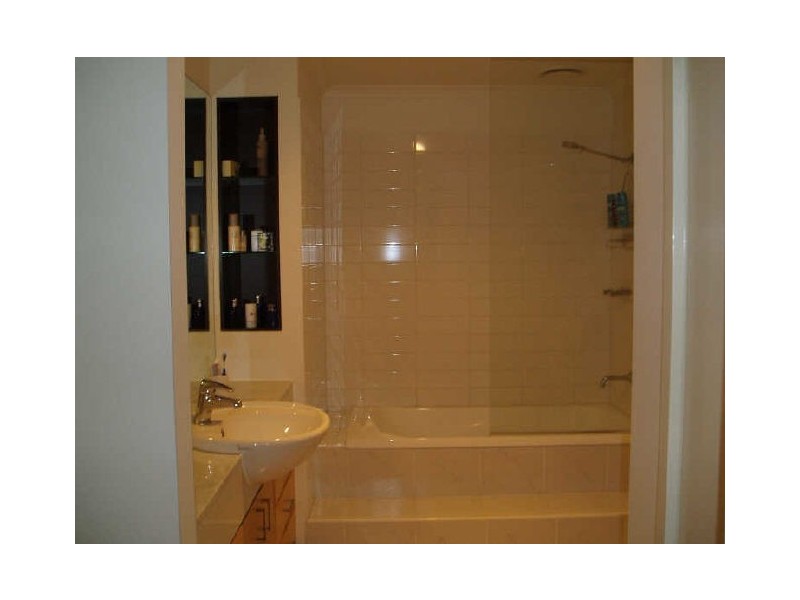 8/30 Chetwynd Street, West Melbourne VIC 3003