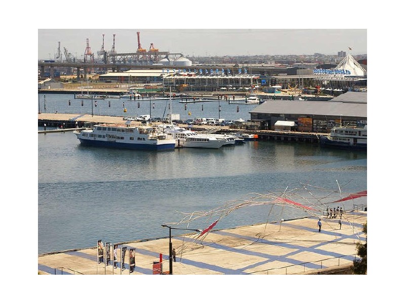 910/100 Harbour Esplanade, Docklands VIC 3008
