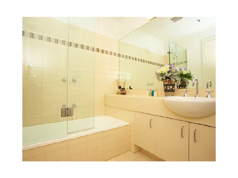 133/33 Jeffcott Street, Melbourne VIC 3000