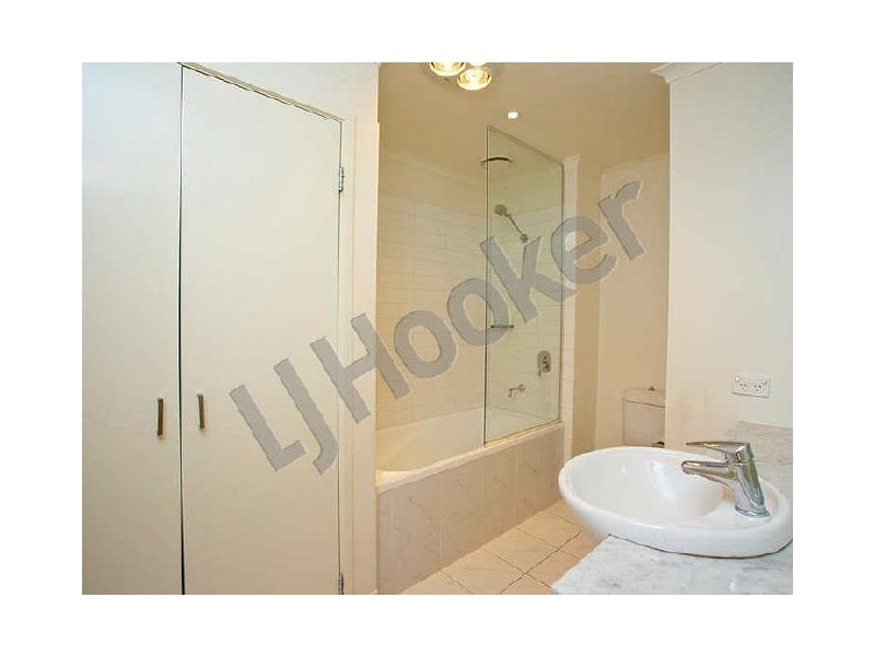 17/44 Chetwynd Street, West Melbourne VIC 3003