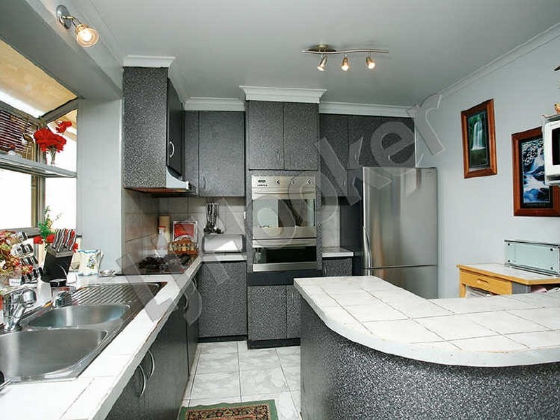 36 Roberts Crescent, Sunshine West VIC 3020