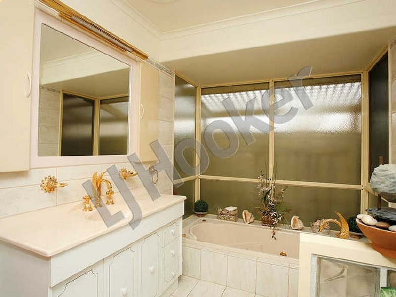 36 Roberts Crescent, Sunshine West VIC 3020