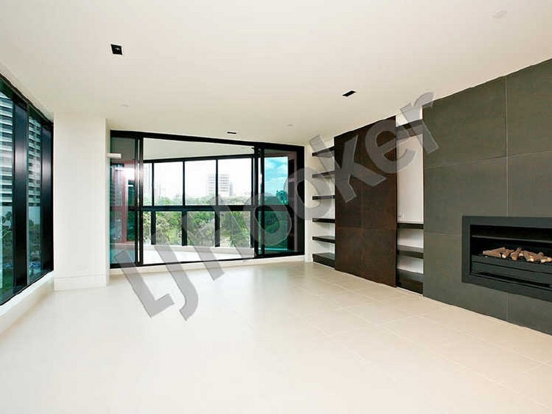 9.03/279 Wellington Parade South, East Melbourne VIC 3002