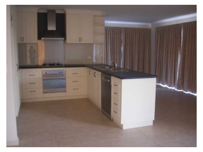 2/17 Logan Drive, Wangaratta VIC 3677