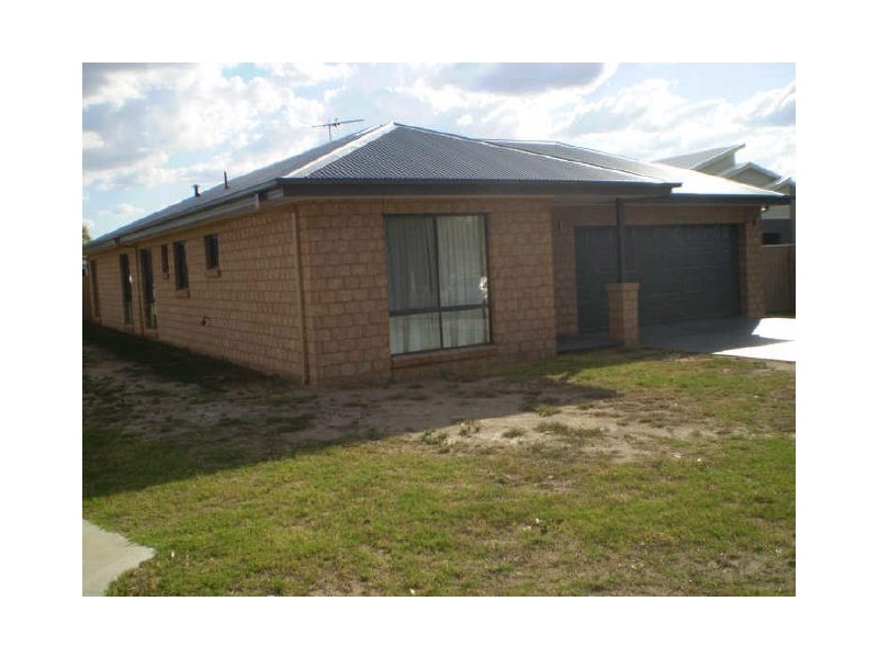 4 Kingfisher Drive, Wangaratta VIC 3677