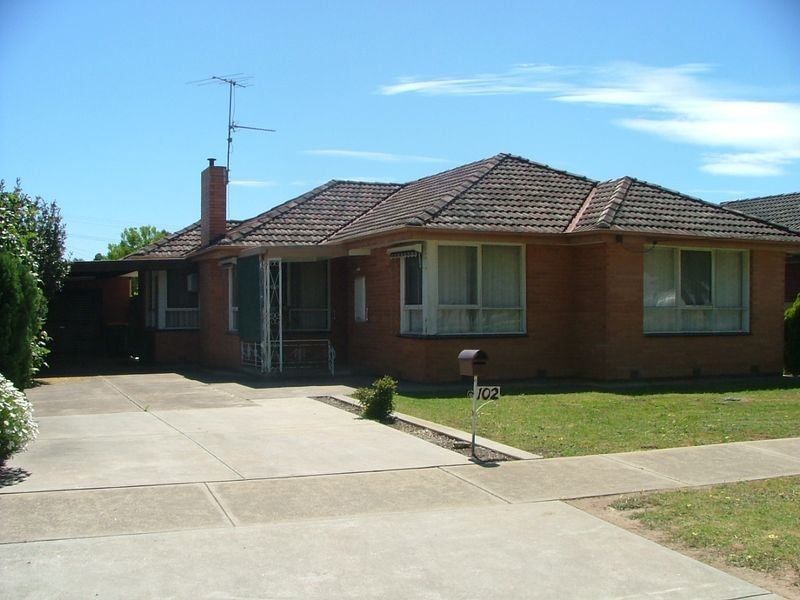102 Sisley Avenue, Wangaratta VIC 3677