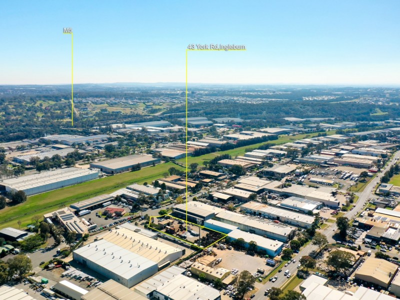 43 York Road, Ingleburn NSW 2565