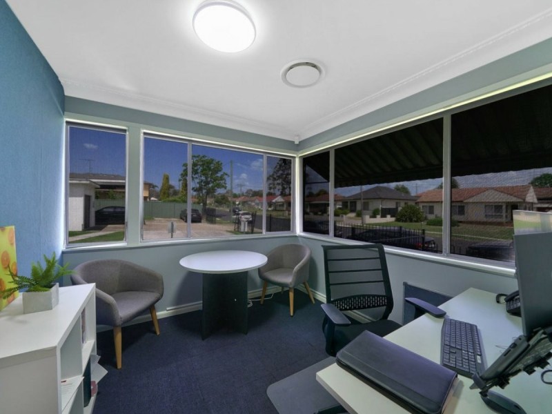196 Lindesay Street, Campbelltown NSW 2560