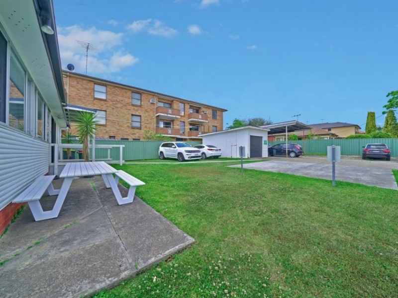 196 Lindesay Street, Campbelltown NSW 2560