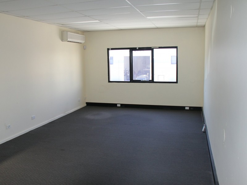 Unit 3/12 Bluett Drive, Smeaton Grange NSW 2567