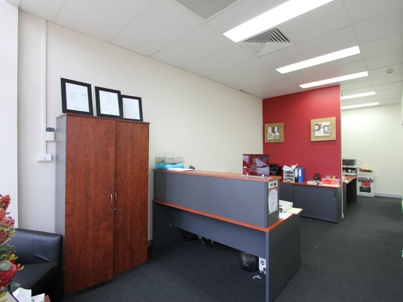 2/17 Warby Street, Campbelltown NSW 2560