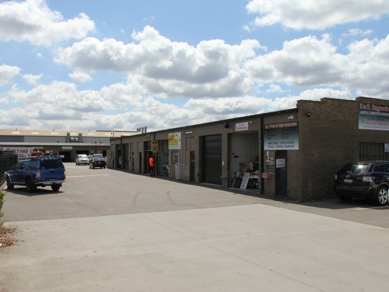 4/6 Badgally Road, Campbelltown NSW 2560