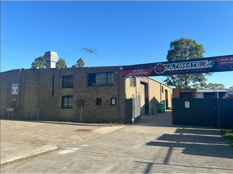 Unit 4/8 Pembury Road, Minto NSW 2566