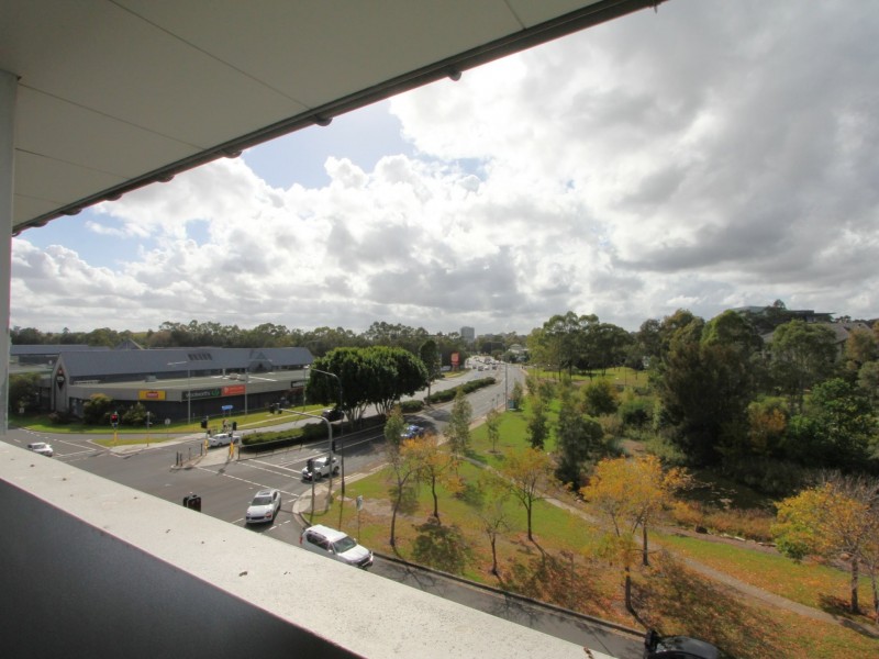3.02/1 Centennial Drive, Campbelltown NSW 2560