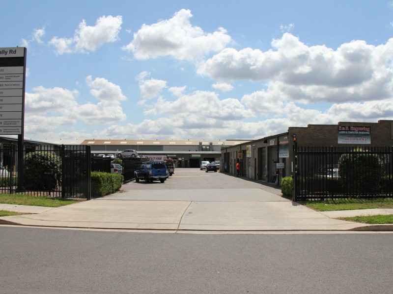 16/6 Badgally Road, Campbelltown NSW 2560